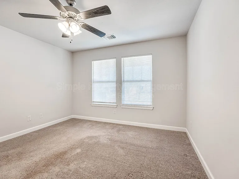 608 Blue Fish Ct — Photo 5