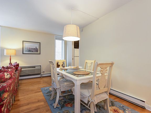 4th image of 1416 Hinman Ave APT 7