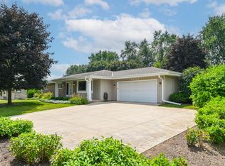3405 Wilshire Rd, Brookfield, WI 53045