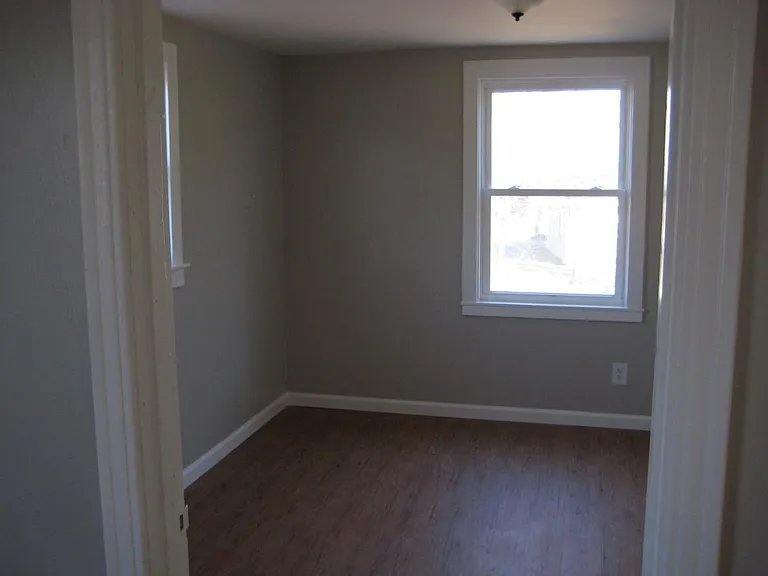 607 Broad St #2 — Photo 4