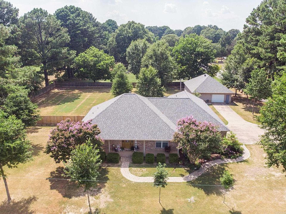 1st image of 24 Sue Ln