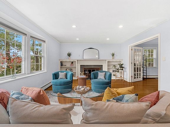 2nd image of 15 Spring Valley Rd