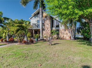 313 14th St SW, Ruskin, FL 33570