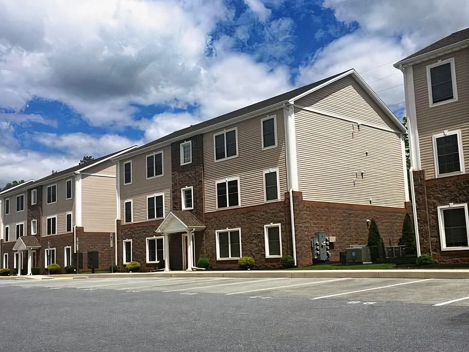 Oak Grove Apartments