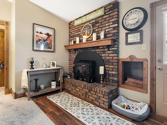 4th image of 413 S Brook Ave