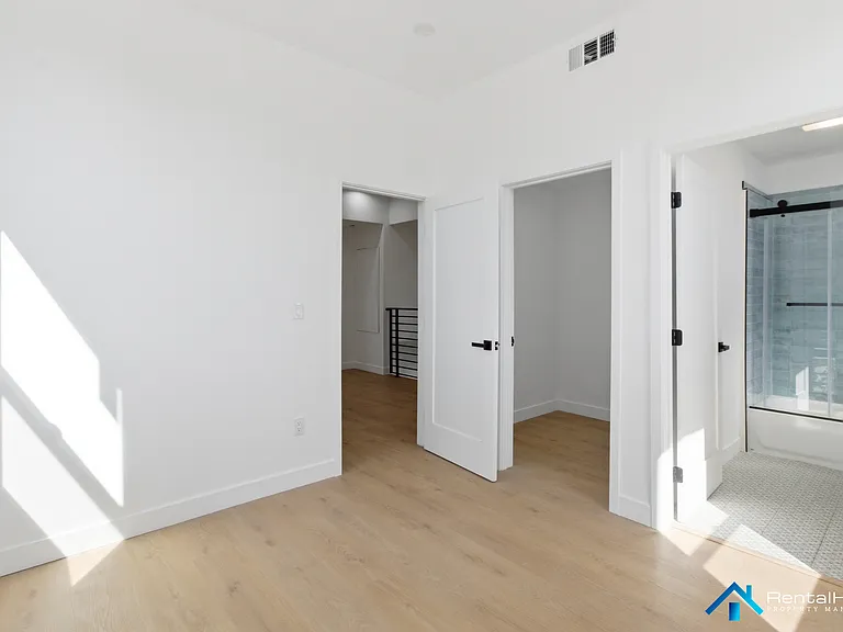326 1/2 N La Fayette Park Pl — Photo 11
