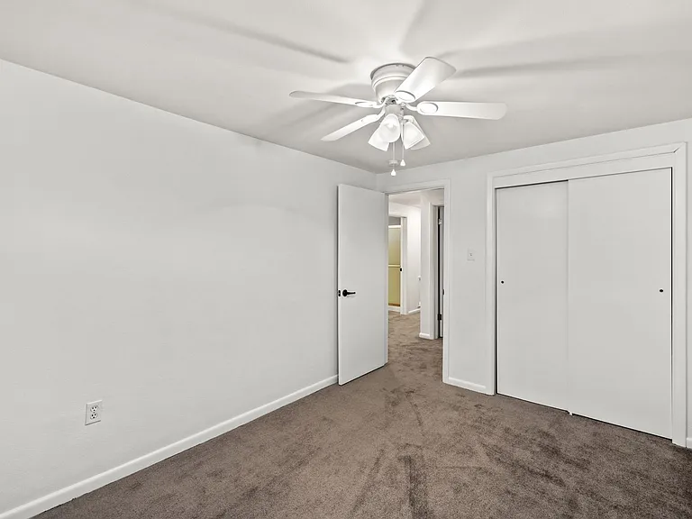 250 Vine St — Photo 24