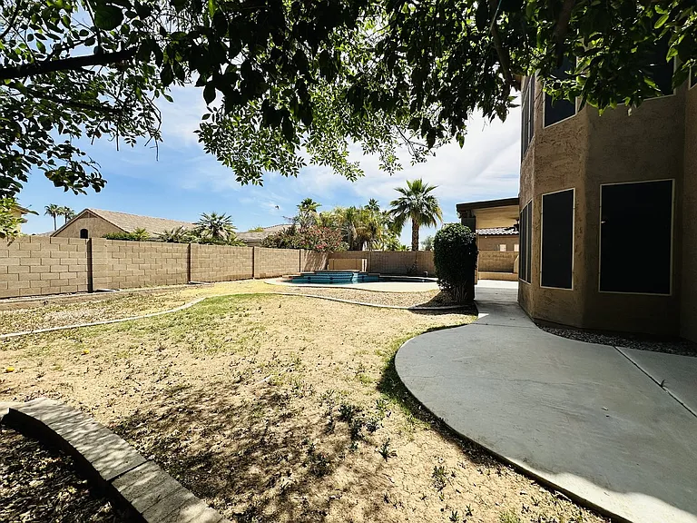 672 W Raven Dr — Photo 41