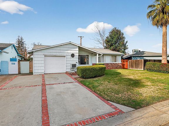 2nd image of 2113 Yorkshire Rd