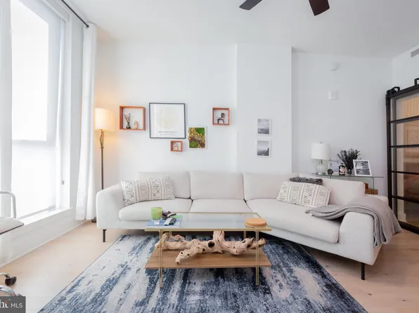 1211 Van St SE #1210, Washington, DC 20003