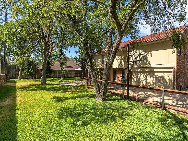 3104 Steve Dr — Photo 30