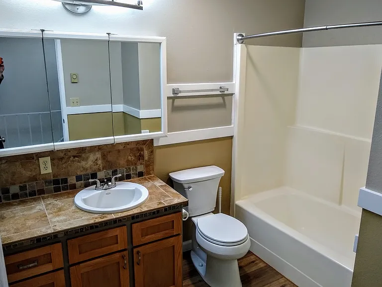 603 Sutton Ln — Photo 9