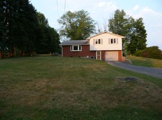 245 S Eberhart Rd, Butler, PA 16001
