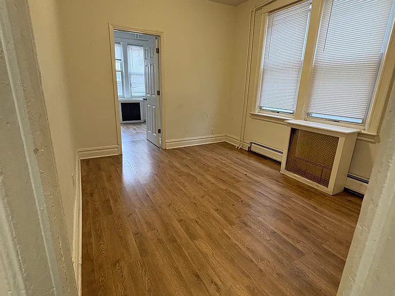 350 Danforth Ave #2 — Photo 2