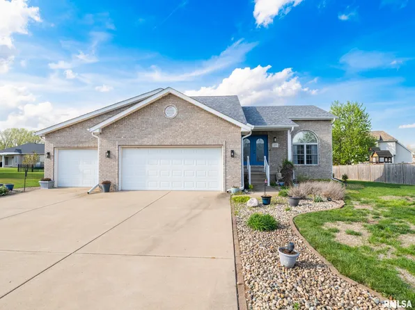 1404 Hardt Ct, Pekin, IL 61554