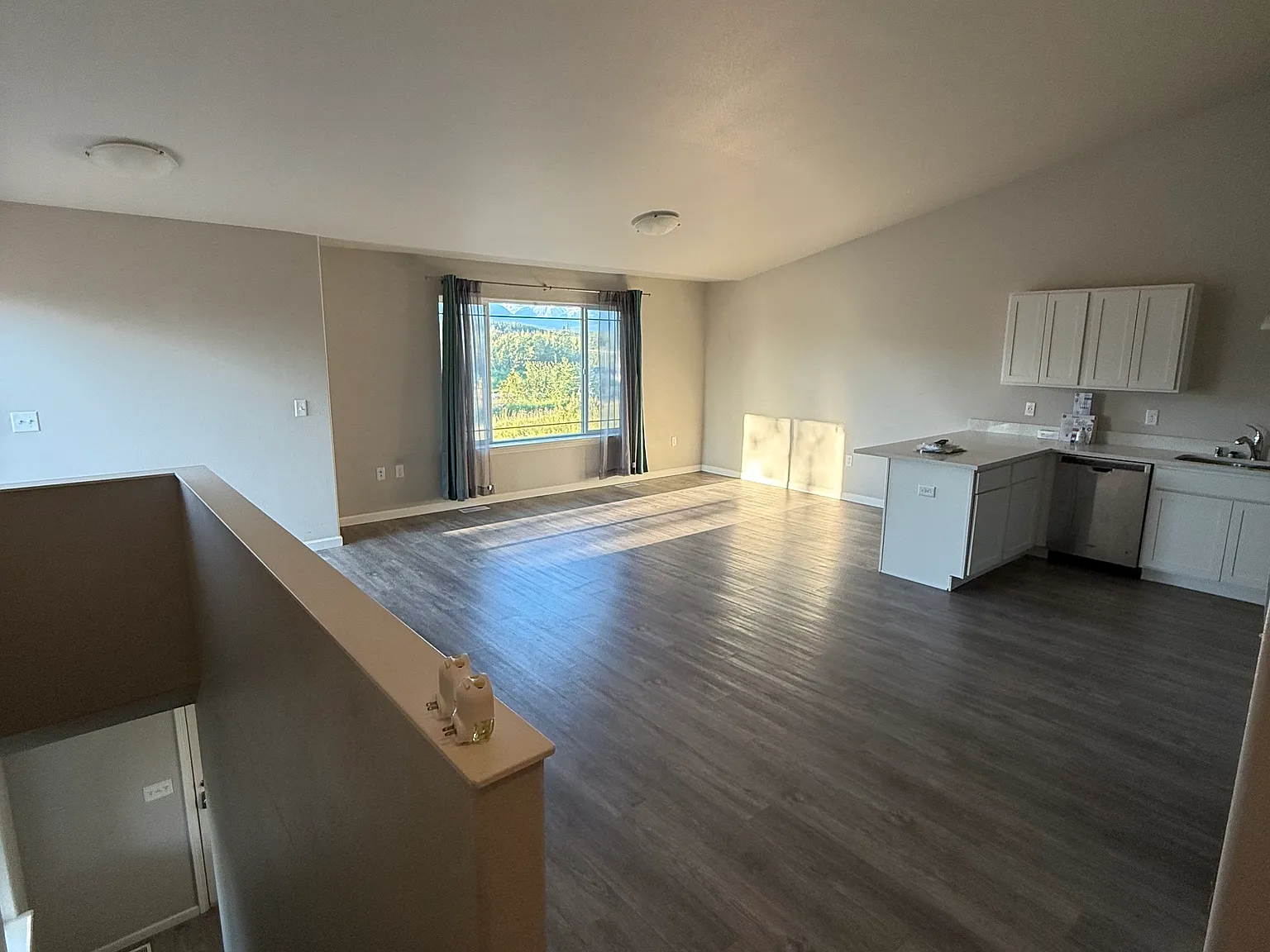 4 bed, 1800 sqft, $2,600 — Photo 2