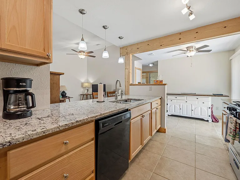 513 Texas Ave — Photo 13