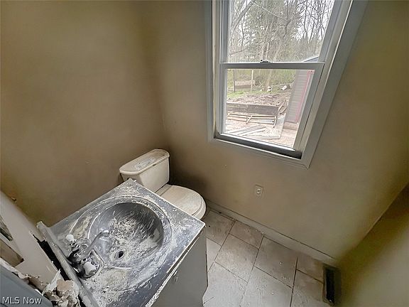5th image of 3218 Shadyside Dr