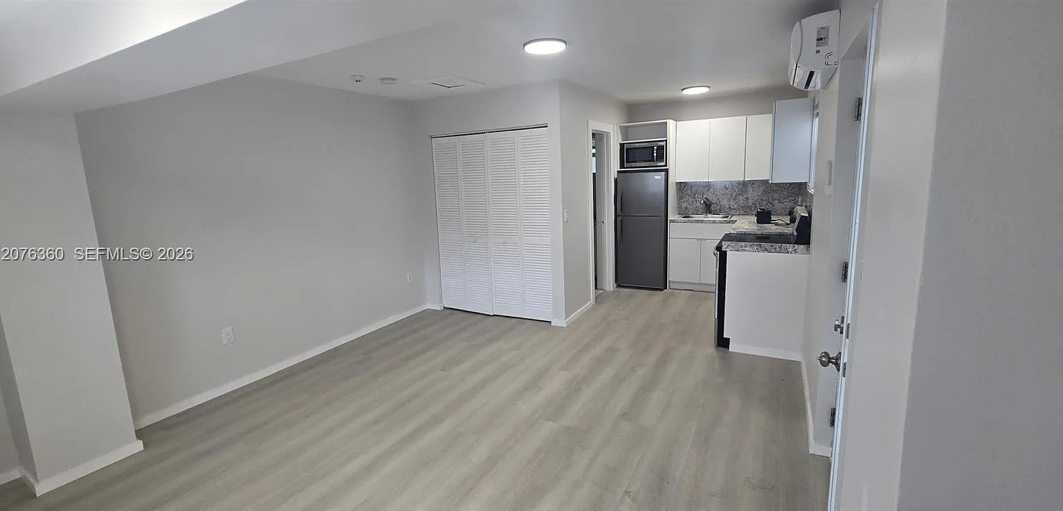 450 NE 62nd St — Photo 3