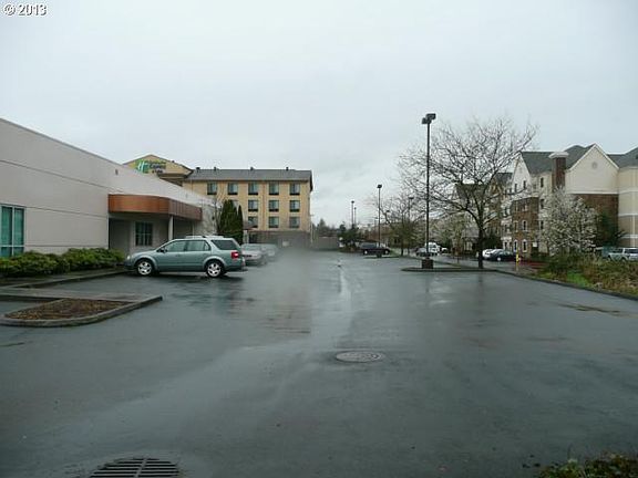 3rd image of 3925 NE 72nd Ave Ste 100