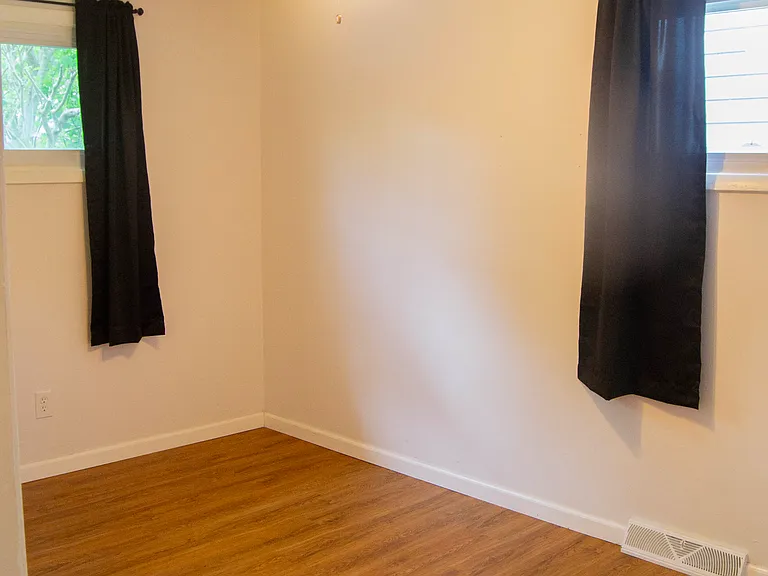 6562 Center St — Photo 7