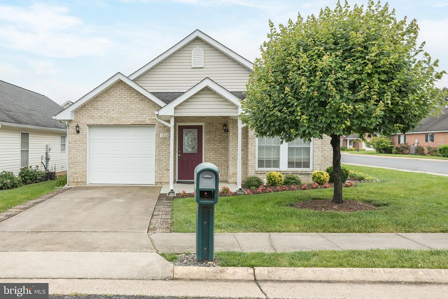 1826 Kershaw Ln photo 1