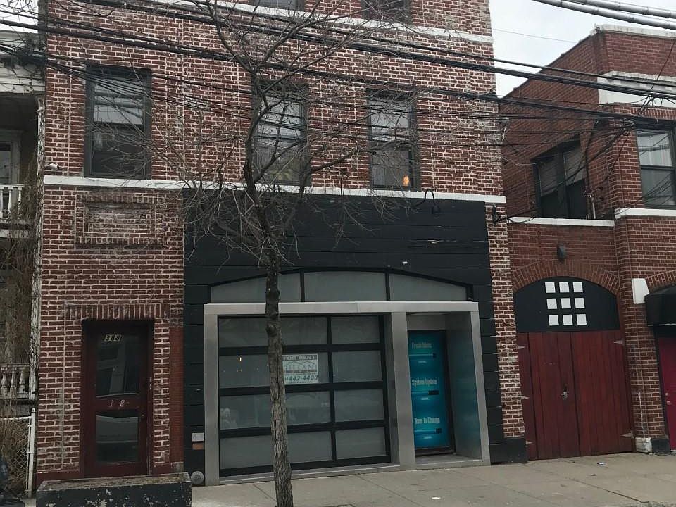 2nd image of 386 Van Duzer St