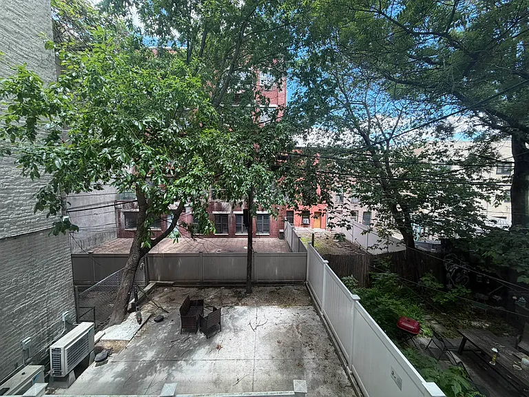727 Dekalb Ave #3B — Photo 11