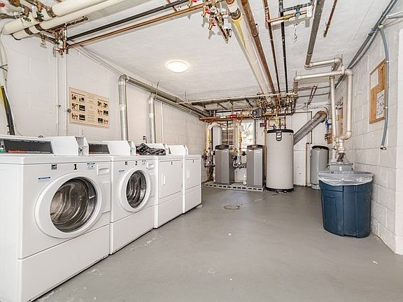 4th image of 47 Jacqueline Rd #3