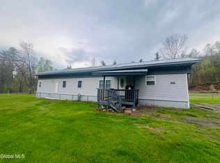 5 Sno Pappy Ln, Hague, NY 12836