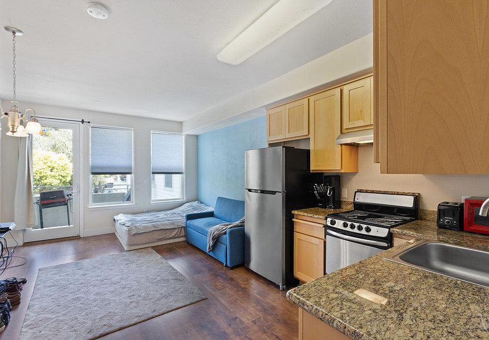 1st image of 224 Laurel St APT A206