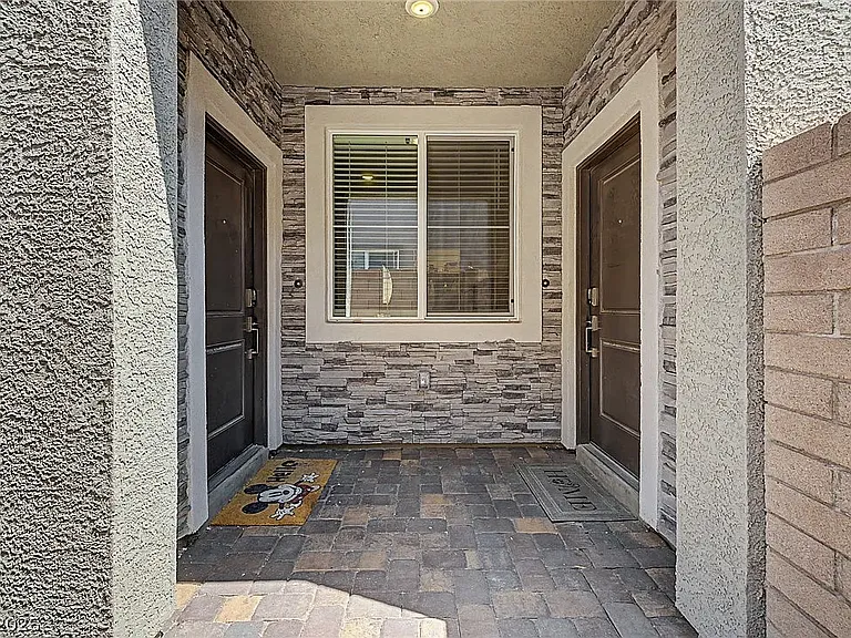 481 Daphne Ter — Photo 15
