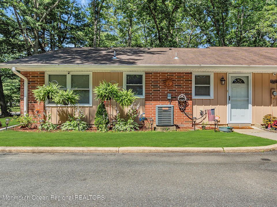 1st image of 134D Farrington Ct