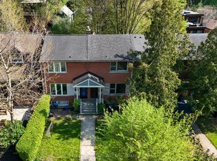 31 Ivy Ave, Toronto, ON M4L2H6