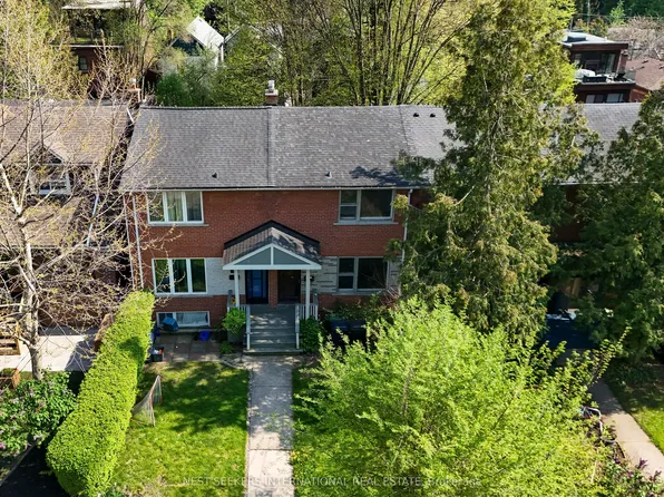 31 Ivy Ave, Toronto, ON M4L 2H6