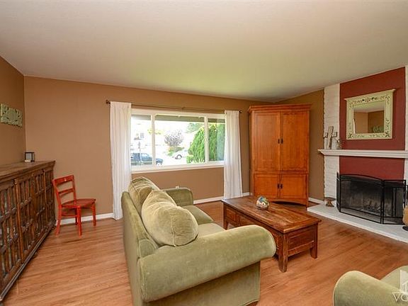 5th image of 935 La Grange Ave