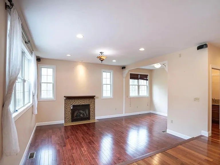 120 Meadowview Dr — Photo 19