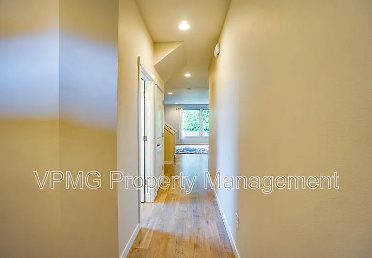 2904 NE 161st Ct — Photo 5