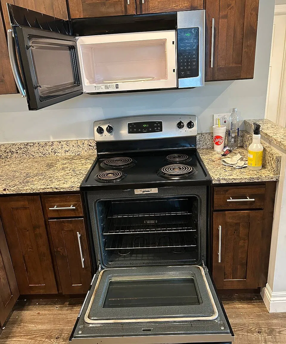 1 bed, 1000 sqft, $1,300 — Photo 2