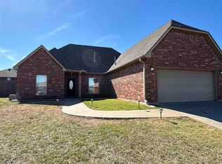 11 NE Summerwood Dr, Elgin, OK 73538