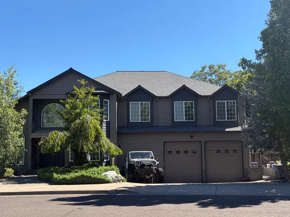 888 Cypress Point Loop, Ashland, OR 97520