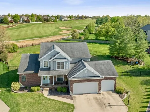 2 Turtleback Ct, Bloomington, IL 61705