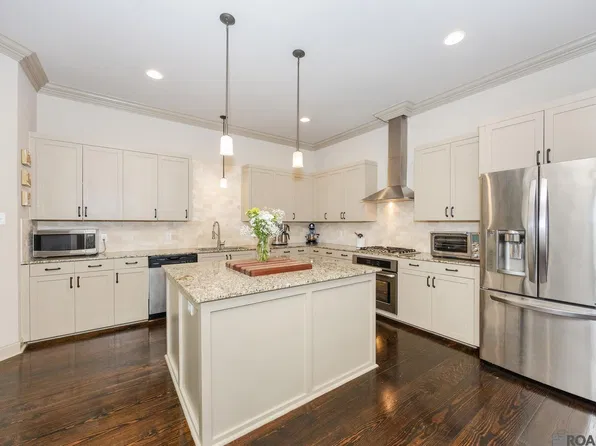 8274 Seville Ct, Baton Rouge, LA 70820