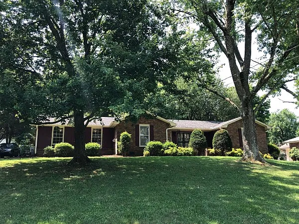 3 bed, 1340 sqft, $2,000 — Photo 2