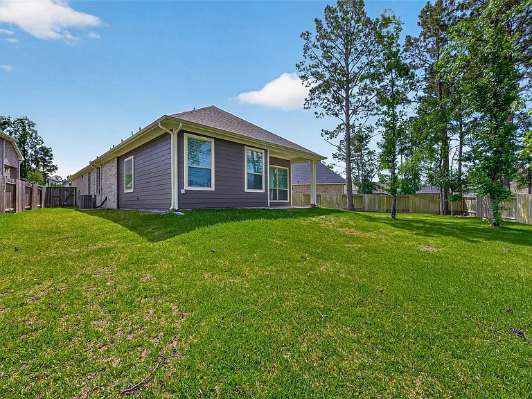 516 Shine Ct — Photo 39
