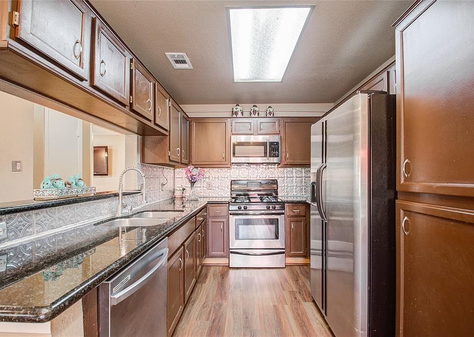 1st image of 2711 Grants Lake Boulevard #191
