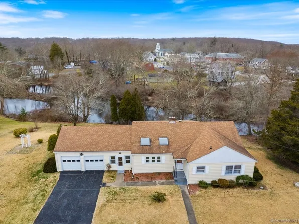 22 Jordan Terrace, Waterford, CT 06385