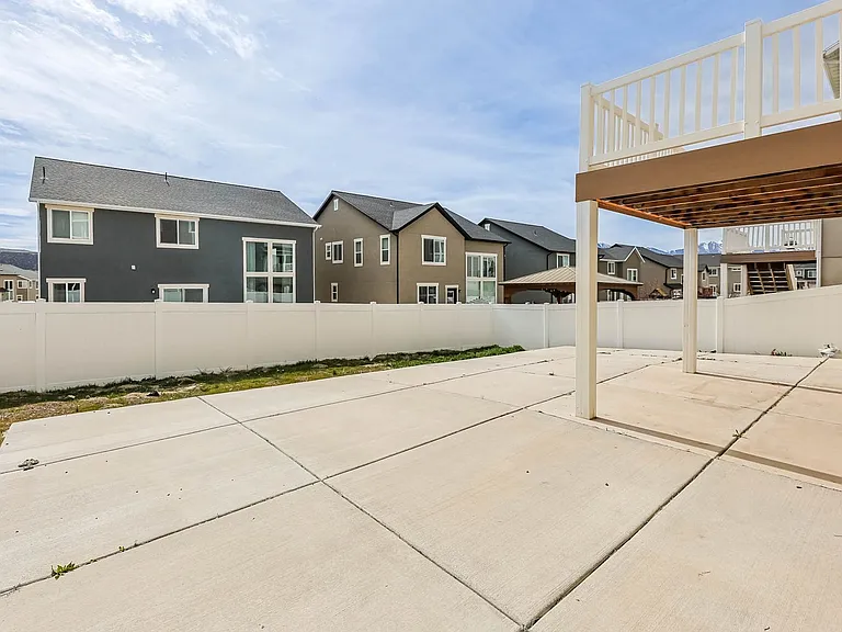 1583 W Quailhill Rd — Photo 44