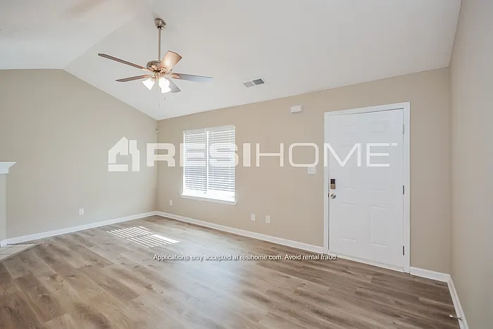 138 Floresta Dr — Photo 4
