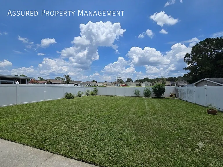 1121 Great Shady Ln — Photo 3